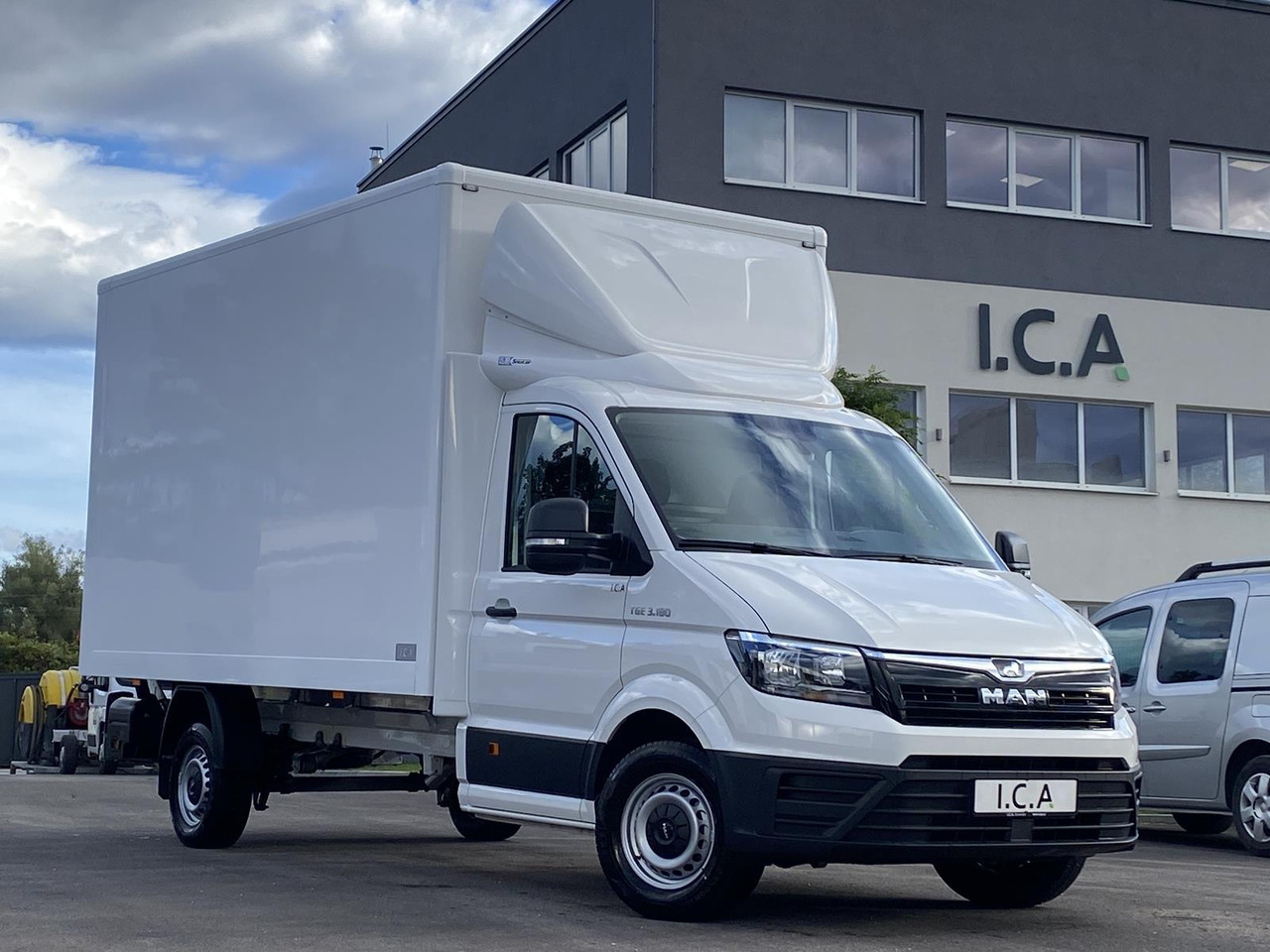 MAN TGE 3.180 RS4490 1+2, 180PS, 2.0L | ALU-BOX 4200mm + LADERAMPE - כלי רכב מסחרי עם תיבה: תמונה 2 MAN TGE 3.180 RS4490 1+2, 180PS, 2.0L | ALU-BOX 4200mm + LADERAMPE - כלי רכב מסחרי עם תיבה: תמונה 2