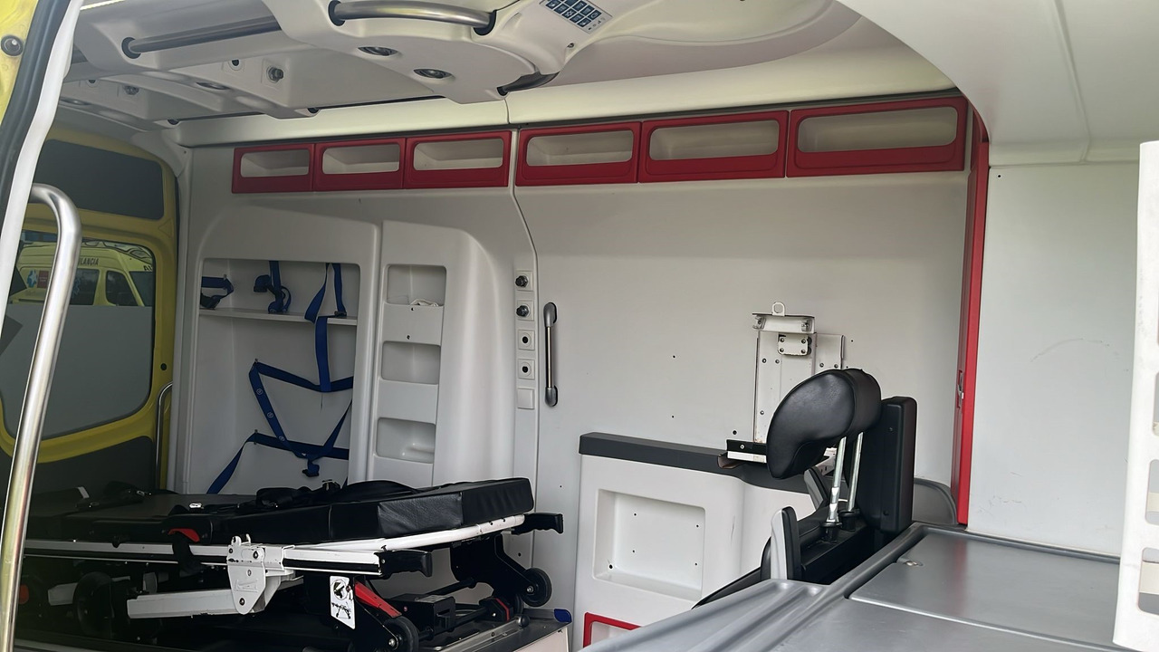 Mercedes Benz AMBULANCE Lot of 10 units Sprinter 313 CDI Automatic - כלי רכב מסחרי עם לוח: תמונה 5 Mercedes Benz AMBULANCE Lot of 10 units Sprinter 313 CDI Automatic - כלי רכב מסחרי עם לוח: תמונה 5