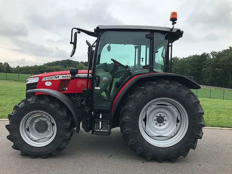 Massey Ferguson MF 4708 M - טרקטור חקלאי: תמונה 1 Massey Ferguson MF 4708 M - טרקטור חקלאי: תמונה 1