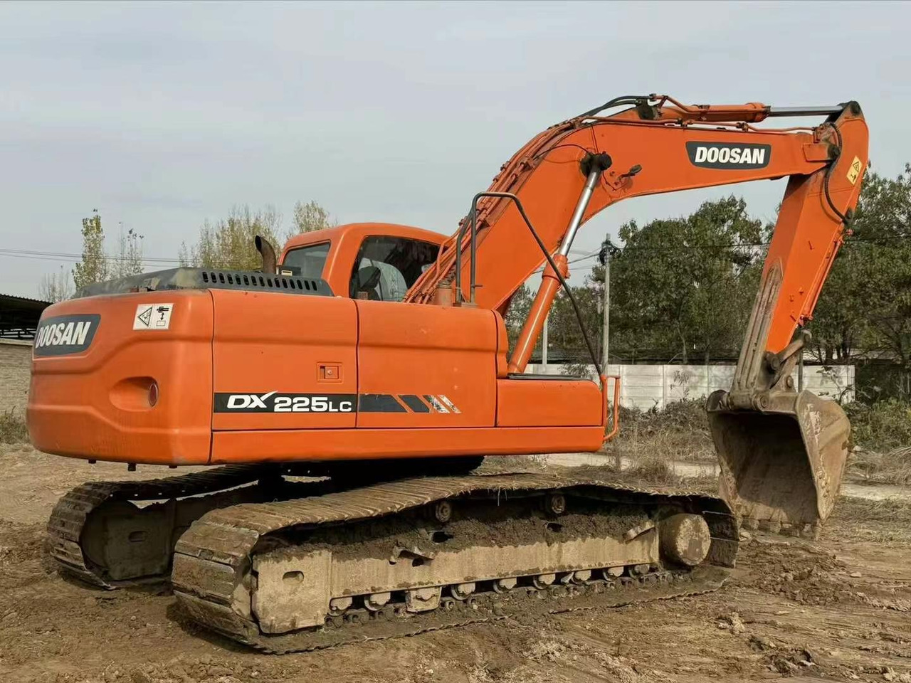 Doosan Used Excavator 225 DX225 DX300 DH150 DX300 DX420 DX520 for Sale - מחפר סורק: תמונה 1 Doosan Used Excavator 225 DX225 DX300 DH150 DX300 DX420 DX520 for Sale - מחפר סורק: תמונה 1