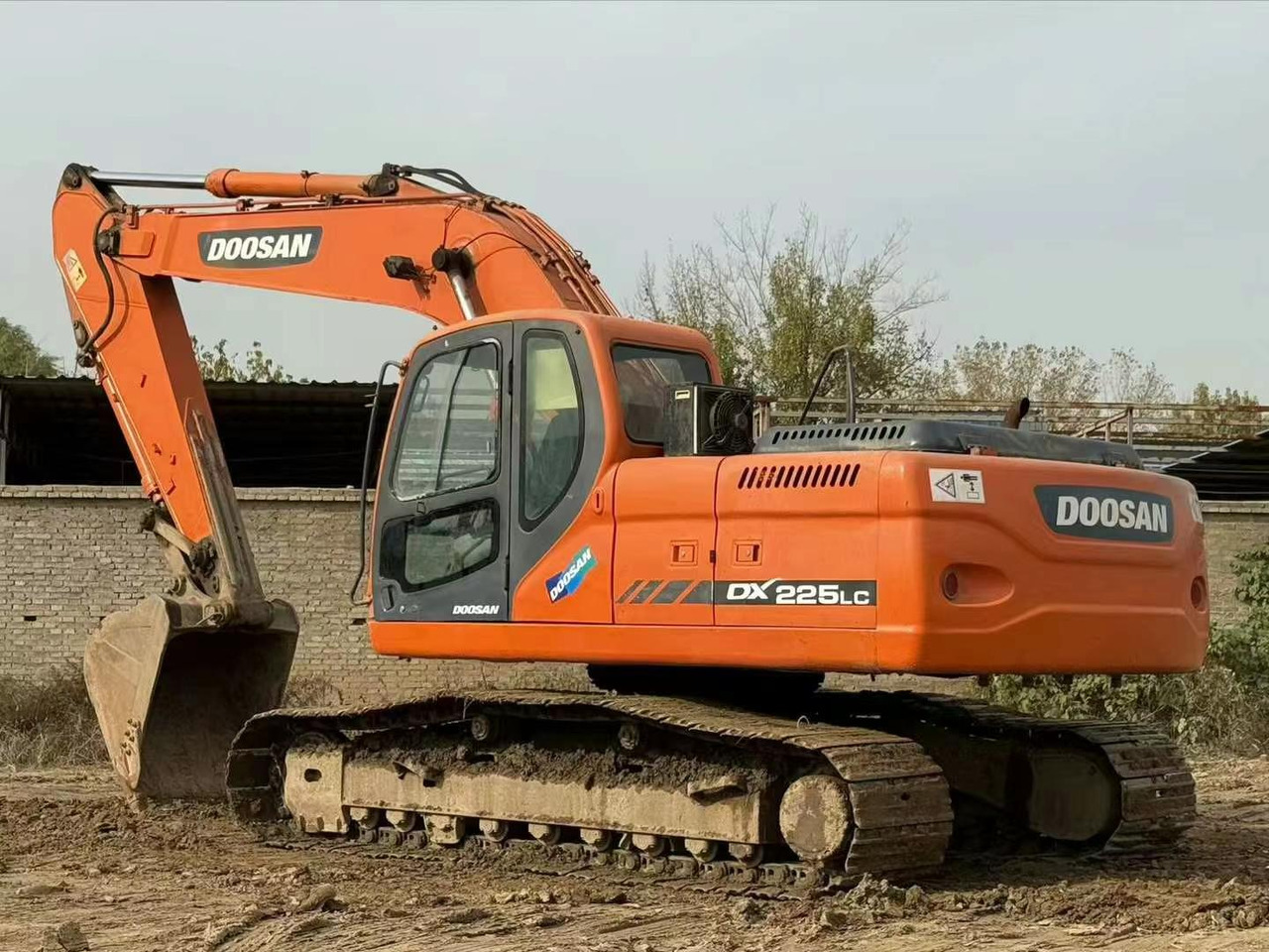 Doosan Used Excavator 225 DX225 DX300 DH150W DX300 DX420 DX520 Second hand Crawler Excavators in Excellent Work Condition - מחפר סורק: תמונה 1 Doosan Used Excavator 225 DX225 DX300 DH150W DX300 DX420 DX520 Second hand Crawler Excavators in Excellent Work Condition - מחפר סורק: תמונה 1