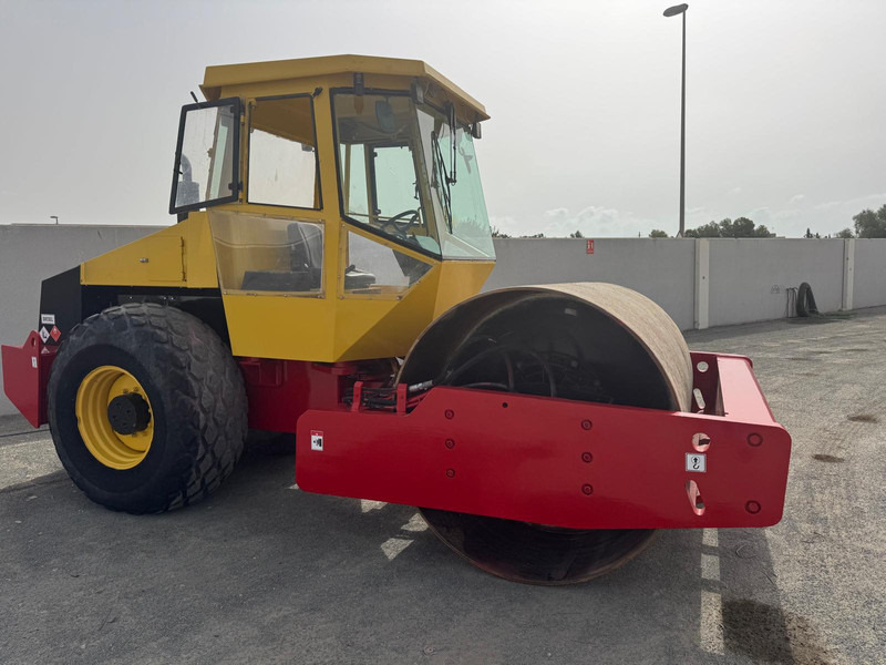 Dynapac CA250D - רולר: תמונה 1 Dynapac CA250D - רולר: תמונה 1