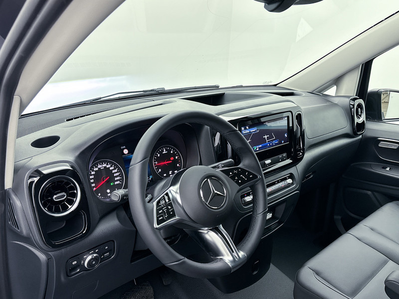 Interior photo 1: כלי רכב מסחרי עם לוח Mercedes-Benz Vito 116 CDI L2 Select NIEUW Direct Leverbaar Multibeam LED Grafietgrijs Navigatie Trekhaak Achteruitrijcamera Cruise Control
