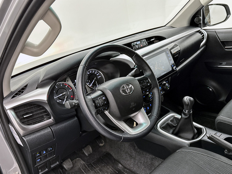 Toyota Hilux 2.4 D-4D Xtra Cab Professional Toneau cover 4x4 3.5t trekhaak Navigatie Stoelverwarming - טנדר: תמונה 4 Toyota Hilux 2.4 D-4D Xtra Cab Professional Toneau cover 4x4 3.5t trekhaak Navigatie Stoelverwarming - טנדר: תמונה 4