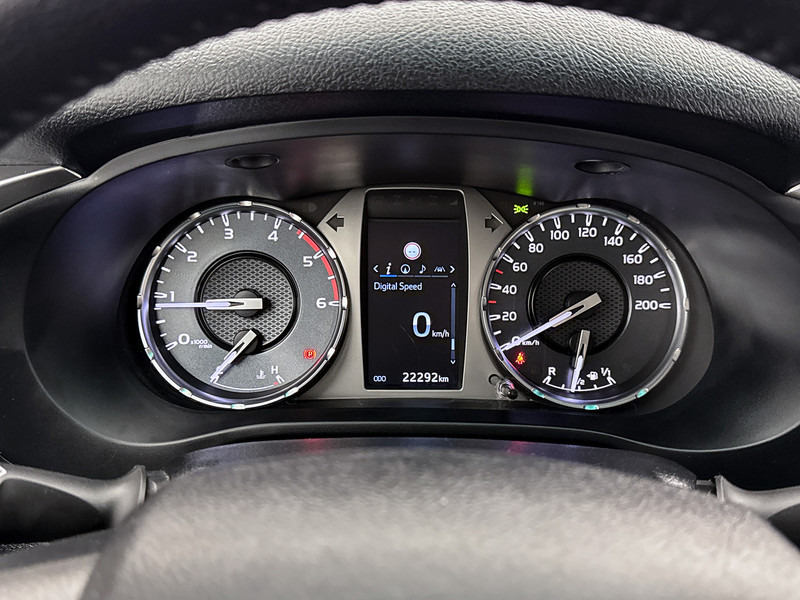 Toyota Hilux 2.4 D-4D Xtra Cab Professional Toneau cover 4x4 3.5t trekhaak Navigatie Stoelverwarming - טנדר: תמונה 5 Toyota Hilux 2.4 D-4D Xtra Cab Professional Toneau cover 4x4 3.5t trekhaak Navigatie Stoelverwarming - טנדר: תמונה 5