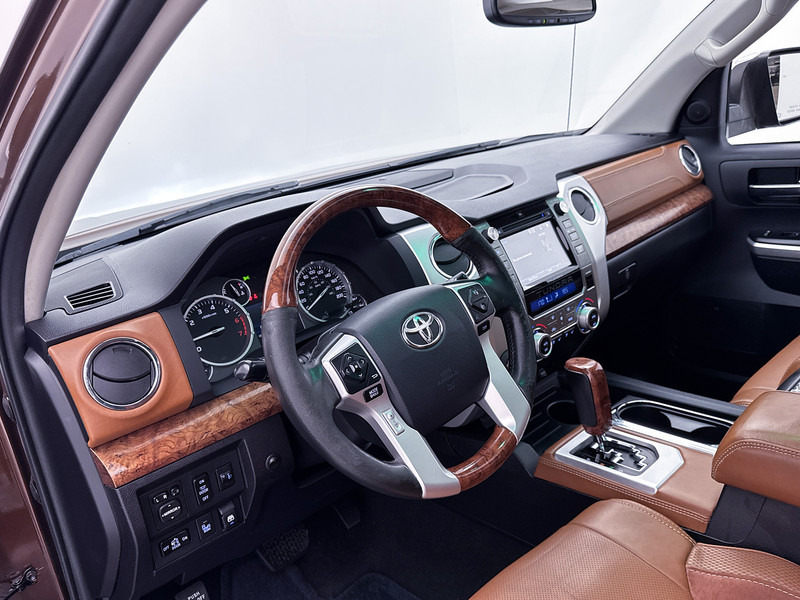 Toyota Tundra 5.7 V8 Double Cab 4x4 LPG 1974-Edition Leder JBL Stoel ventilatie/ verwarming Schuif/kantel dak Blind spot Camera 3500kg trekhaa - טנדר, כלי רכב מסחרי קומבי: תמונה 4 Toyota Tundra 5.7 V8 Double Cab 4x4 LPG 1974-Edition Leder JBL Stoel ventilatie/ verwarming Schuif/kantel dak Blind spot Camera 3500kg trekhaa - טנדר, כלי רכב מסחרי קומבי: תמונה 4