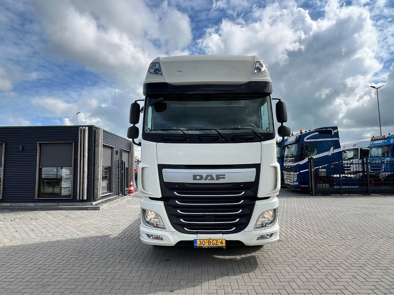 DAF XF 460 4x2 Trekker SSC / 2x Tank / full spoiler - יחידת טרקטור: תמונה 2 DAF XF 460 4x2 Trekker SSC / 2x Tank / full spoiler - יחידת טרקטור: תמונה 2