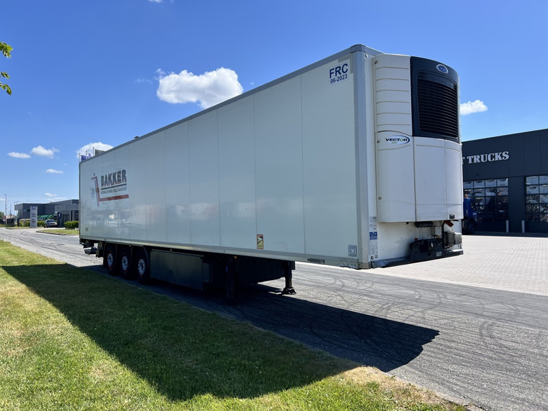 Kögel 3 - assige koeloplegger Carrier vector 1550 - סמיטריילר עם קירור: תמונה 3 Kögel 3 - assige koeloplegger Carrier vector 1550 - סמיטריילר עם קירור: תמונה 3