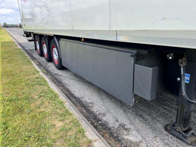 Kögel 3 - assige koeloplegger Carrier vector 1550 - סמיטריילר עם קירור: תמונה 4 Kögel 3 - assige koeloplegger Carrier vector 1550 - סמיטריילר עם קירור: תמונה 4