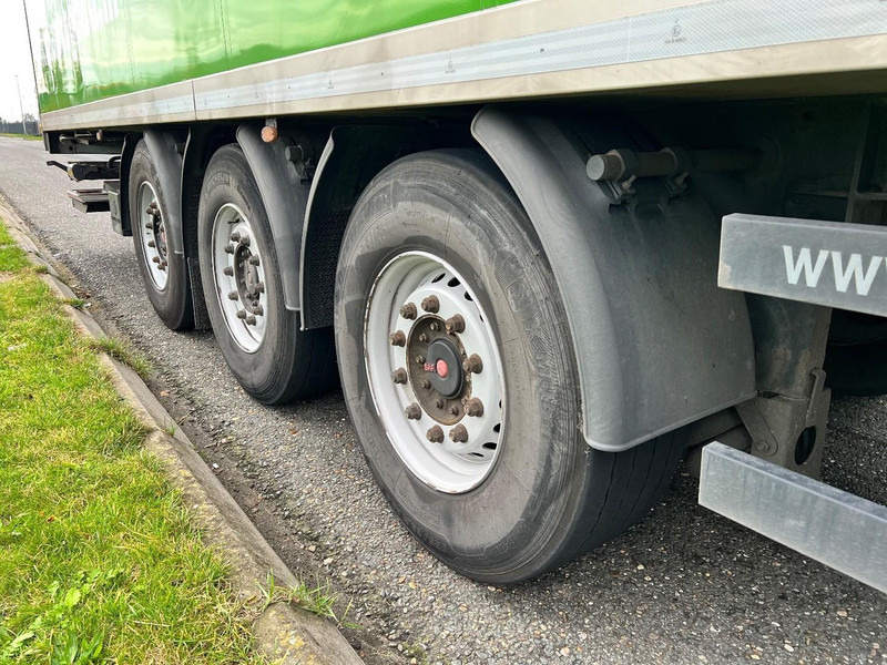 Kögel 3 assige koeloplegger Lift axle / Carrier Vector 1950 - סמיטריילר עם קירור: תמונה 4 Kögel 3 assige koeloplegger Lift axle / Carrier Vector 1950 - סמיטריילר עם קירור: תמונה 4