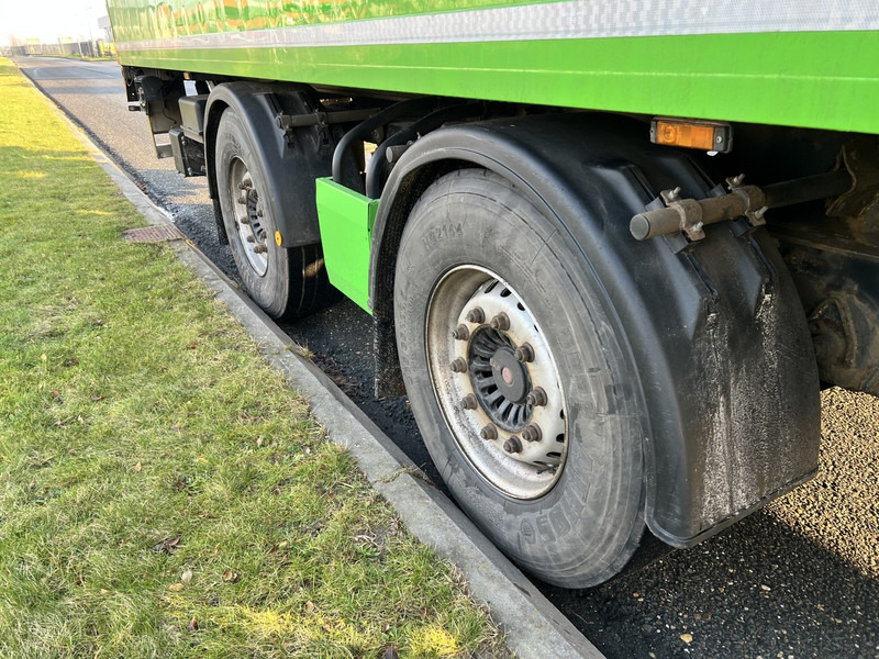 Krone 2- Assige Koeltrailer Carrier vector 1550 / laadklep / stuuras - סמיטריילר עם קירור: תמונה 5 Krone 2- Assige Koeltrailer Carrier vector 1550 / laadklep / stuuras - סמיטריילר עם קירור: תמונה 5