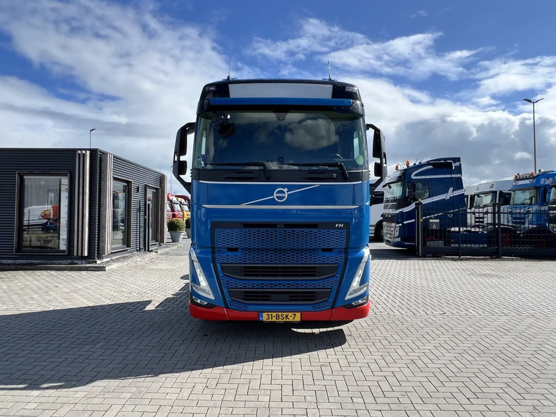Volvo FH 460 4x2 trekker Globetrotter / 2x Fuel Tank - יחידת טרקטור: תמונה 2 Volvo FH 460 4x2 trekker Globetrotter / 2x Fuel Tank - יחידת טרקטור: תמונה 2