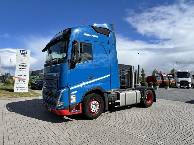 Volvo FH 460 4x2 trekker Globetrotter / 2x Fuel Tank - יחידת טרקטור: תמונה 1 Volvo FH 460 4x2 trekker Globetrotter / 2x Fuel Tank - יחידת טרקטור: תמונה 1