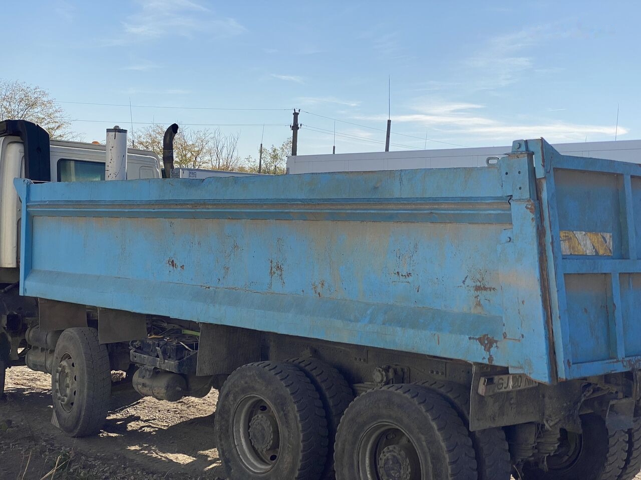 גוף מזהיר Hardox Bena basculabila cu semisasiu 7m : 8x4: תמונה 6