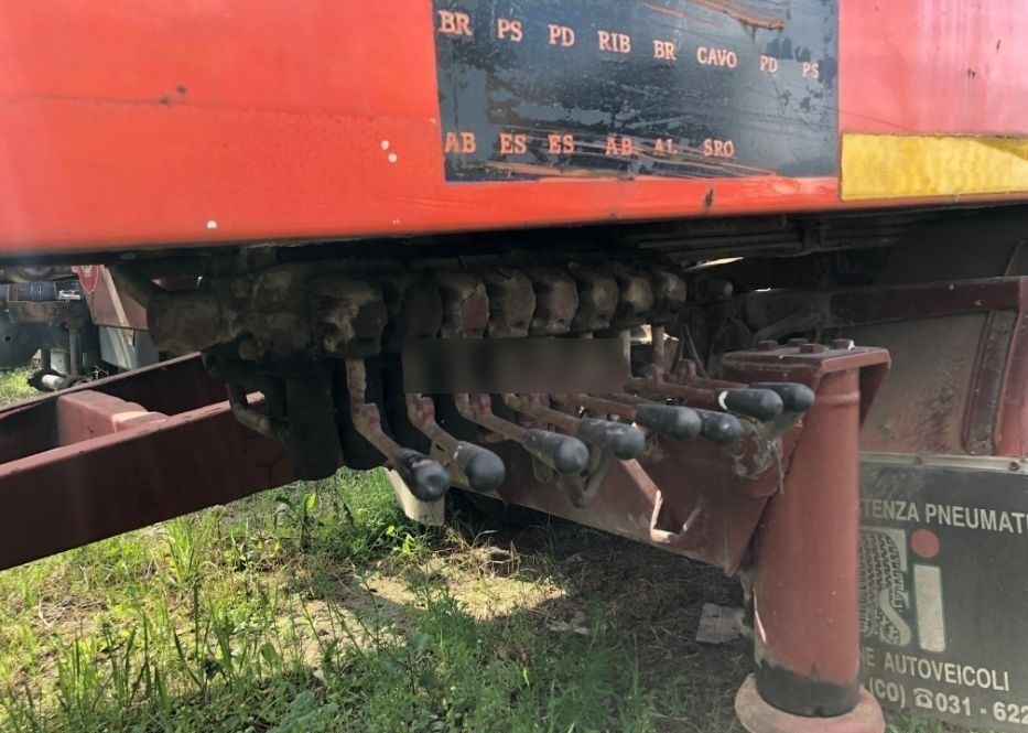 Platforma transport masini cu troliu , rampe extensibile carlig - משאית גרירה: תמונה 2 Platforma transport masini cu troliu , rampe extensibile carlig - משאית גרירה: תמונה 2