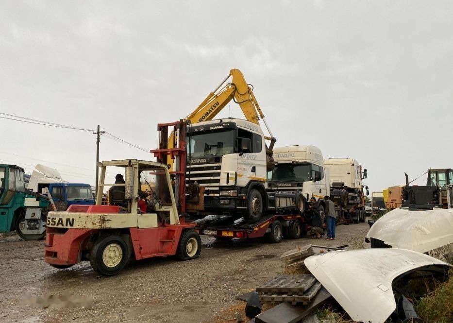Scania P G R - משאית עם שלדת תא: תמונה 4 Scania P G R - משאית עם שלדת תא: תמונה 4