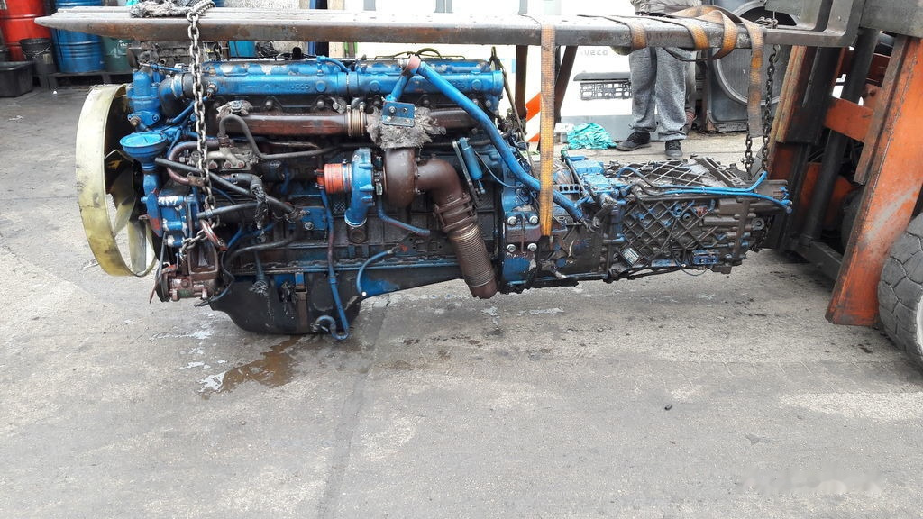 IVECO 8210.42L 420 E2 IVECO EuroTech Magirus - מנוע עבור משאית: תמונה 1 IVECO 8210.42L 420 E2 IVECO EuroTech Magirus - מנוע עבור משאית: תמונה 1