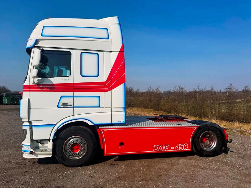 DAF XF 450 DAF XF 450 Special Interior. 706000 km. Euro 6 - יחידת טרקטור: תמונה 4 DAF XF 450 DAF XF 450 Special Interior. 706000 km. Euro 6 - יחידת טרקטור: תמונה 4