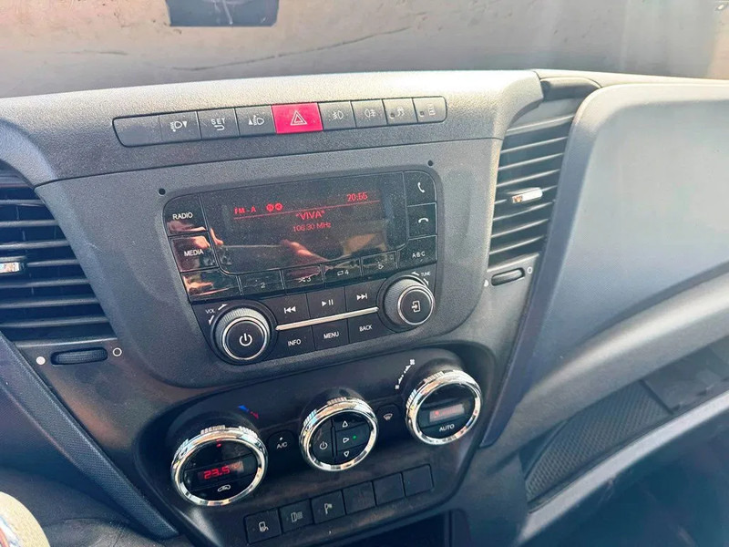 כלי רכב מסחרי עם וילונות צד Iveco 35S18 3,0 TDI Aut. Gear. Euro 6. webasto night heater: תמונה 17