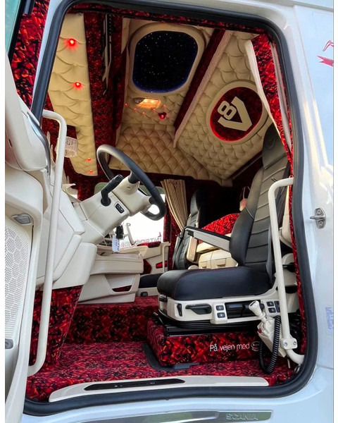 Scania R770 V8 NGS Special Interior. Only 110000 km. Air/ Air suspensiom. Hydr, system. - יחידת טרקטור: תמונה 5 Scania R770 V8 NGS Special Interior. Only 110000 km. Air/ Air suspensiom. Hydr, system. - יחידת טרקטור: תמונה 5