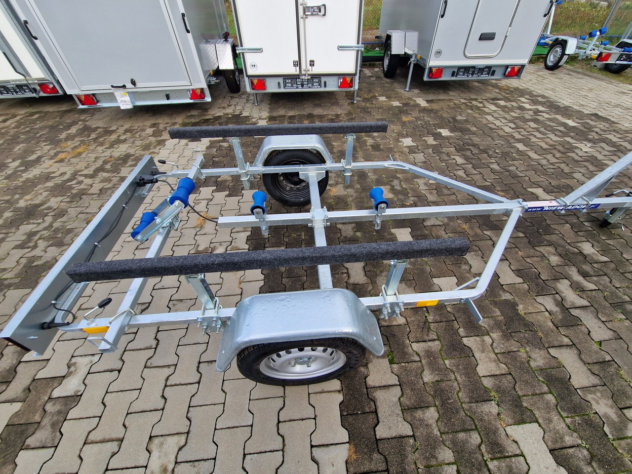 Nowa Przyczepa 2025 Podłodziowa ponton łódź Niewiadów P400 P415 do 6m - קרון נגרר בהובלה אוטומטית: תמונה 3 Nowa Przyczepa 2025 Podłodziowa ponton łódź Niewiadów P400 P415 do 6m - קרון נגרר בהובלה אוטומטית: תמונה 3