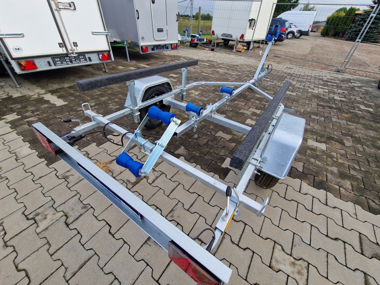 Nowa Przyczepa 2025 Podłodziowa ponton łódź Niewiadów P400 P415 do 6m - קרון נגרר בהובלה אוטומטית: תמונה 4 Nowa Przyczepa 2025 Podłodziowa ponton łódź Niewiadów P400 P415 do 6m - קרון נגרר בהובלה אוטומטית: תמונה 4