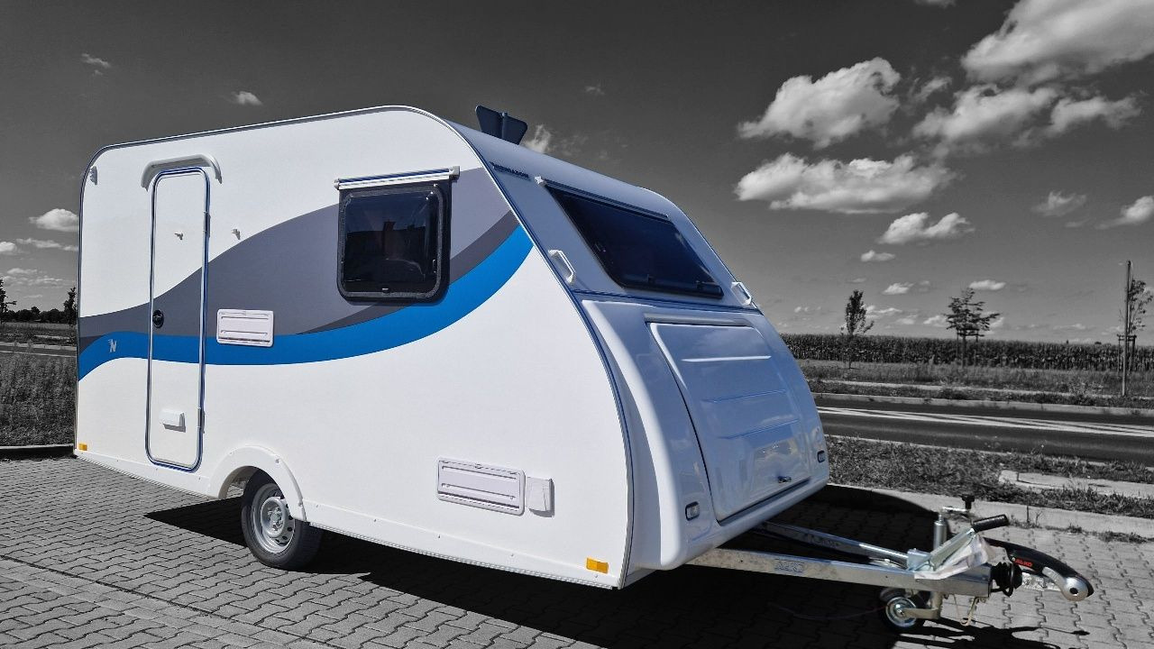 Nowa Przyczepa Kempingowa N-CROSS 2025 bogate wypos. Mega Oferta wyprz - קרון נגרר למכונית: תמונה 1 Nowa Przyczepa Kempingowa N-CROSS 2025 bogate wypos. Mega Oferta wyprz - קרון נגרר למכונית: תמונה 1