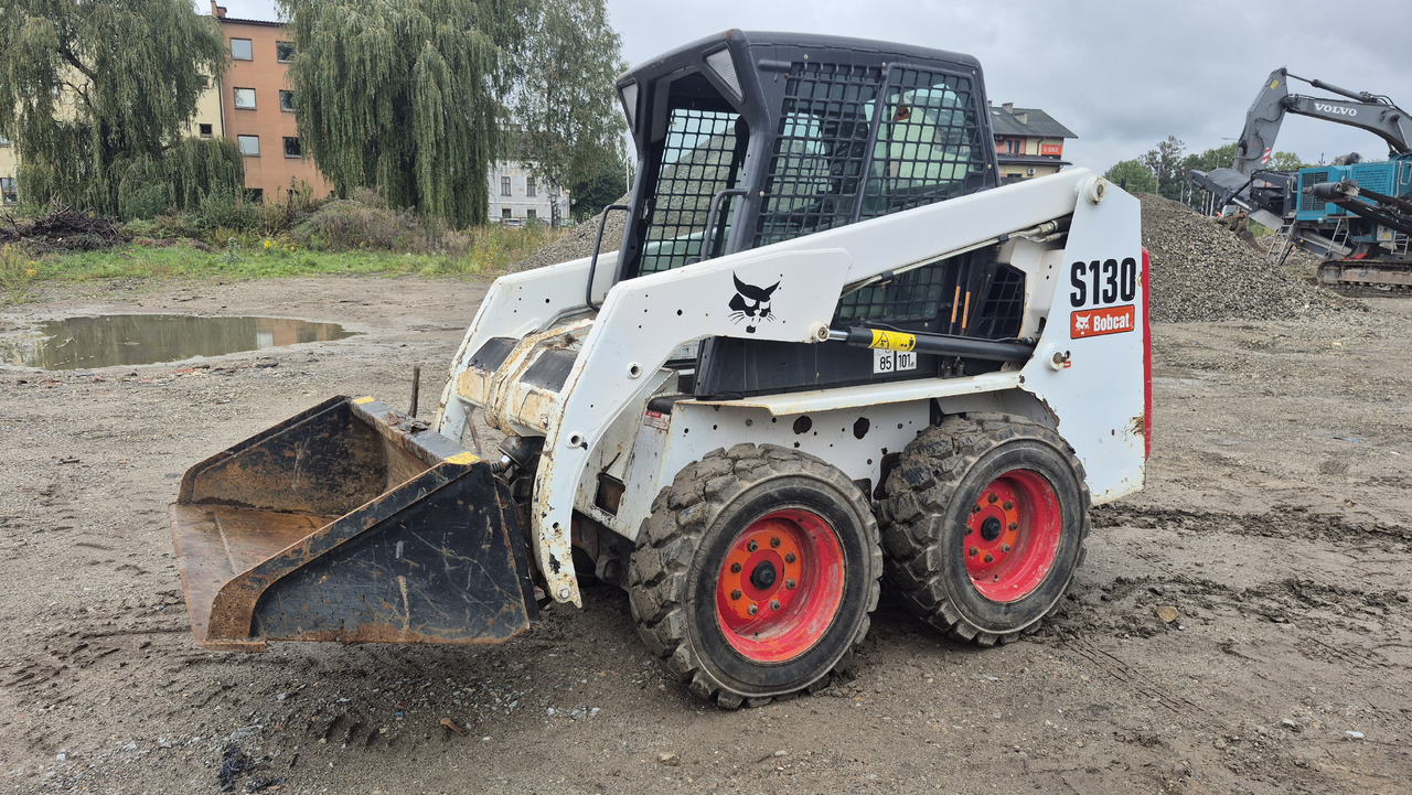 BOBCAT S130 - מעמיס היגוי החלקה: תמונה 1 BOBCAT S130 - מעמיס היגוי החלקה: תמונה 1