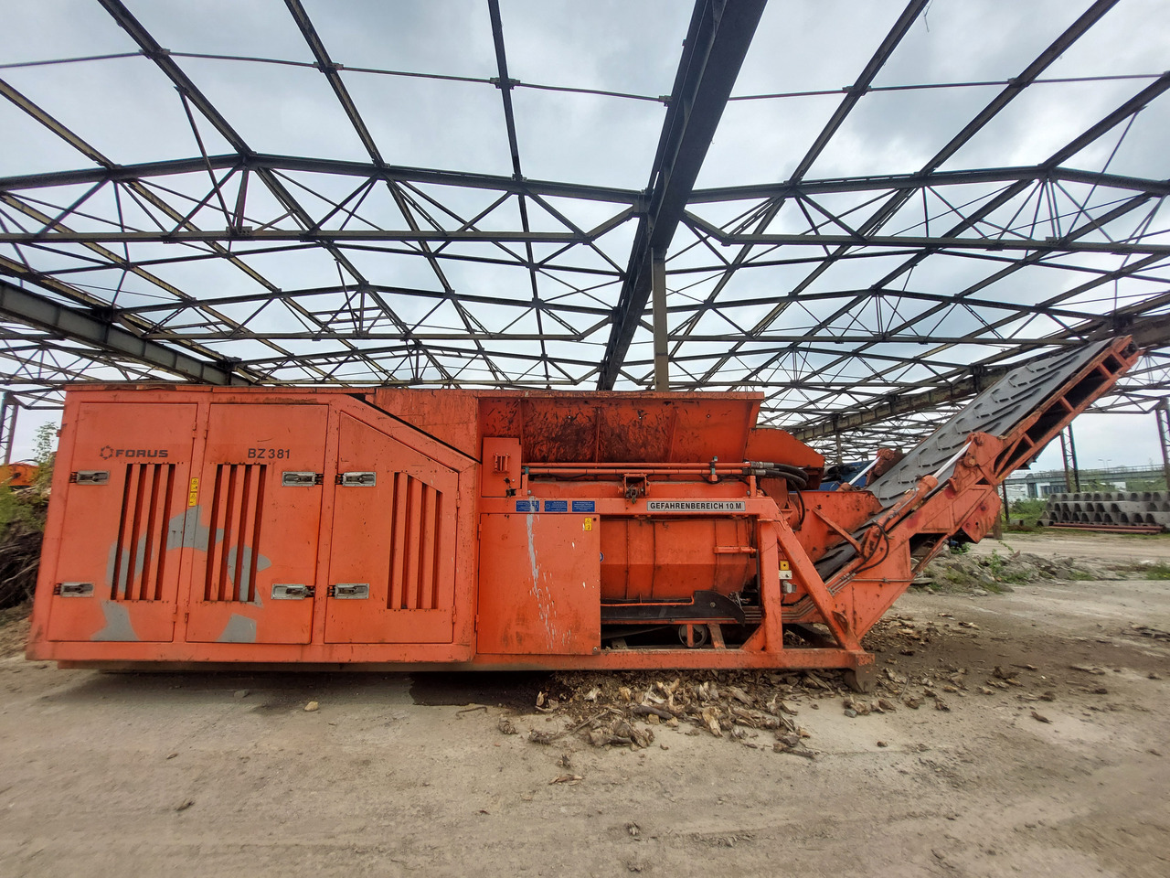 FORUS BZ381 - מגרסת עץ: תמונה 1 FORUS BZ381 - מגרסת עץ: תמונה 1