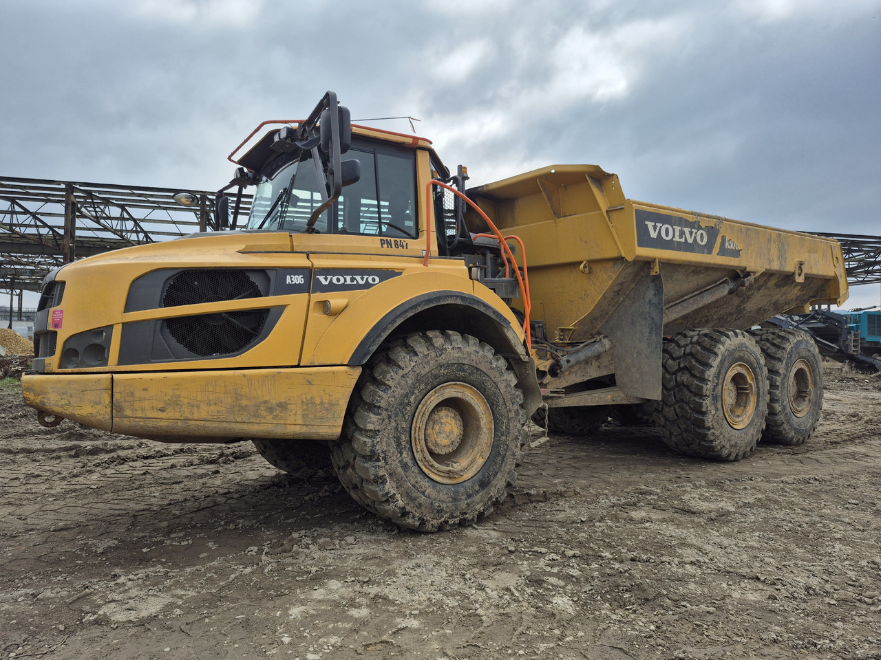 VOLVO A30G - מסיר פסולת מפרקי: תמונה 1 VOLVO A30G - מסיר פסולת מפרקי: תמונה 1