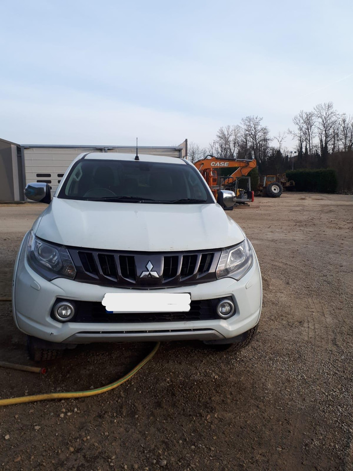 MITSUBISHI MITSUBISHI L200 - טנדר: תמונה 1 MITSUBISHI MITSUBISHI L200 - טנדר: תמונה 1