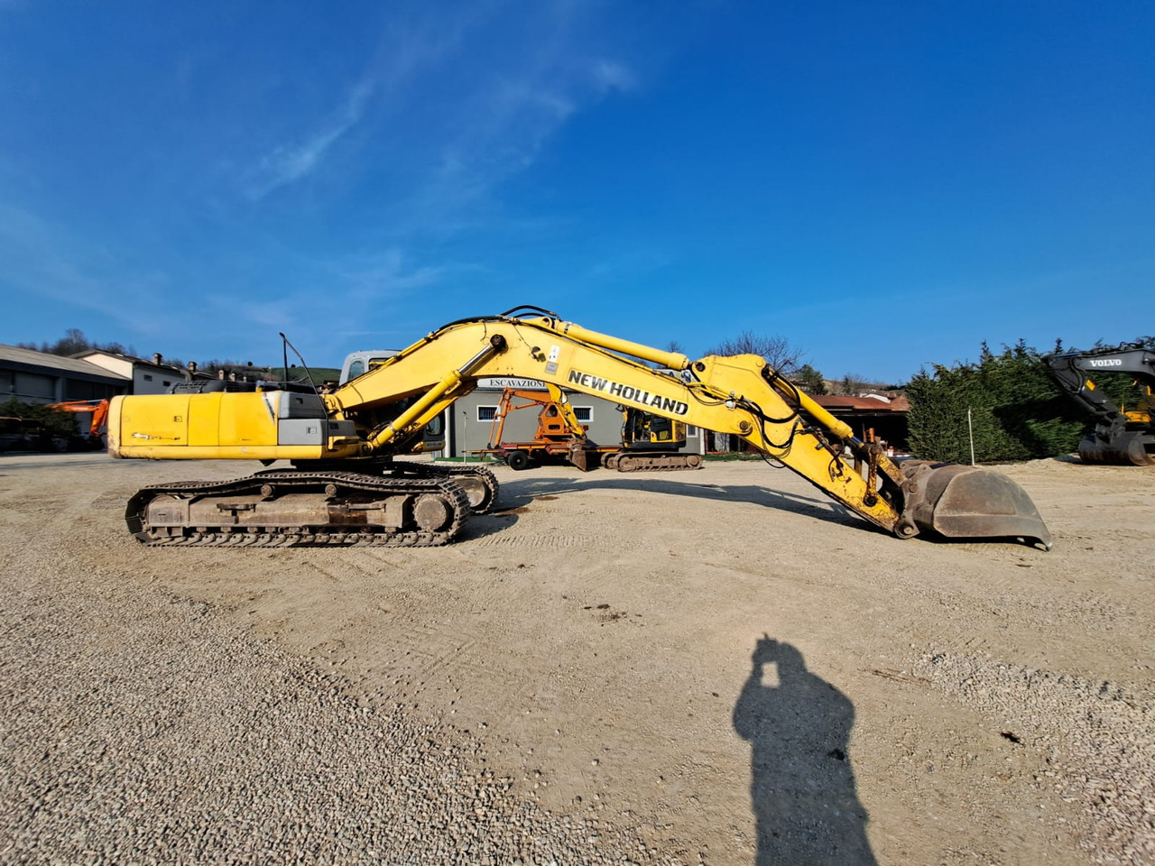 NEW HOLLAND KOBELCO E385B - מחפר סורק: תמונה 2 NEW HOLLAND KOBELCO E385B - מחפר סורק: תמונה 2