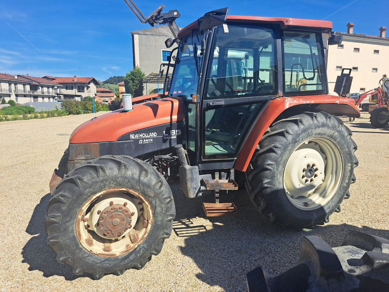 NEW HOLLAND New Holland L85 - טרקטור חקלאי: תמונה 2 NEW HOLLAND New Holland L85 - טרקטור חקלאי: תמונה 2