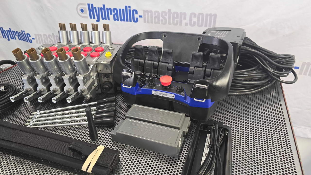 Container Side Lifter Sidelifter 5 sections valve with Radio Remote Scanreco - משאית אשפה: תמונה 3 Container Side Lifter Sidelifter 5 sections valve with Radio Remote Scanreco - משאית אשפה: תמונה 3