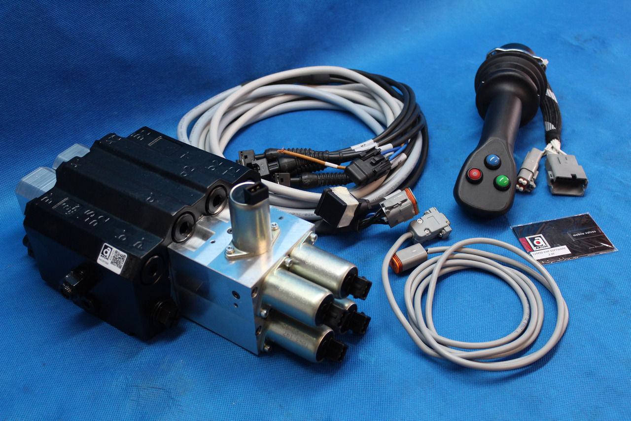 Joystick + AKON LVM92 Proportional Valve 90 L/Min 2 Sections for Loader, Closed - מעמיס קדמי לטרקטור עבור משאית: תמונה 2 Joystick + AKON LVM92 Proportional Valve 90 L/Min 2 Sections for Loader, Closed - מעמיס קדמי לטרקטור עבור משאית: תמונה 2