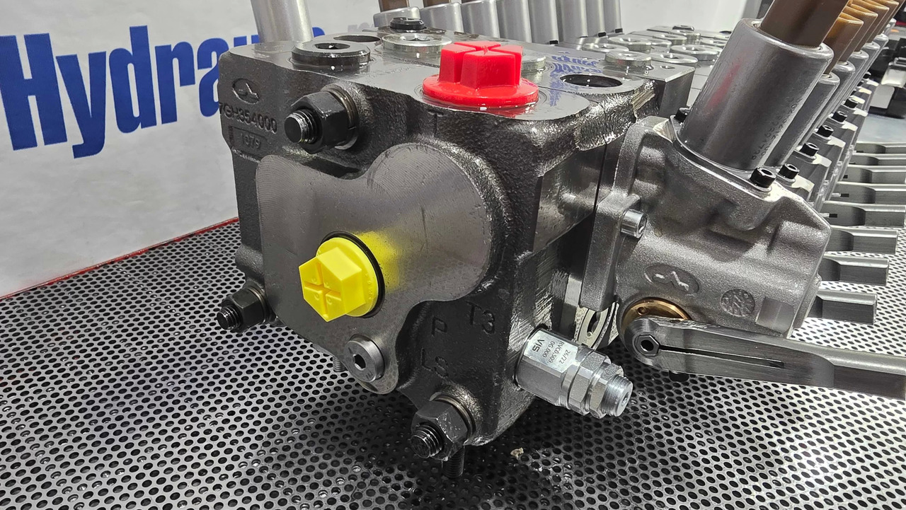 Proportional Valve Walvoil DPX160 combined with DPX100, 9 functions - קרון נגרר ליערות: תמונה 5 Proportional Valve Walvoil DPX160 combined with DPX100, 9 functions - קרון נגרר ליערות: תמונה 5