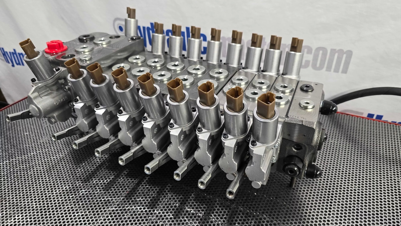 Proportional Valve Walvoil DPX160 combined with DPX100, 9 functions - קרון נגרר ליערות: תמונה 3 Proportional Valve Walvoil DPX160 combined with DPX100, 9 functions - קרון נגרר ליערות: תמונה 3