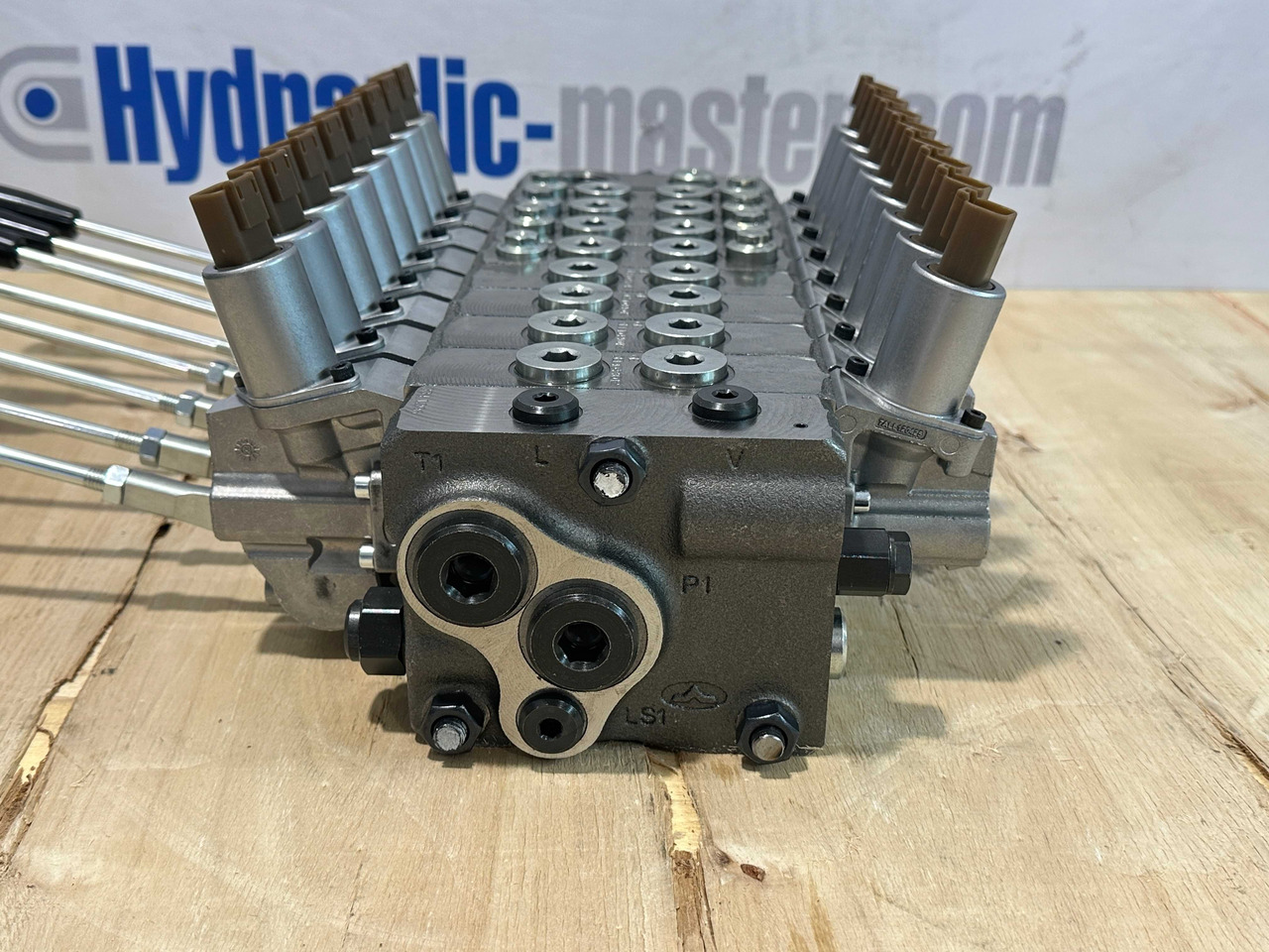 Valve Walvoil DPX100 MKG, Palfinger, Fassi, Hiab - קרון נגרר ליערות: תמונה 4 Valve Walvoil DPX100 MKG, Palfinger, Fassi, Hiab - קרון נגרר ליערות: תמונה 4