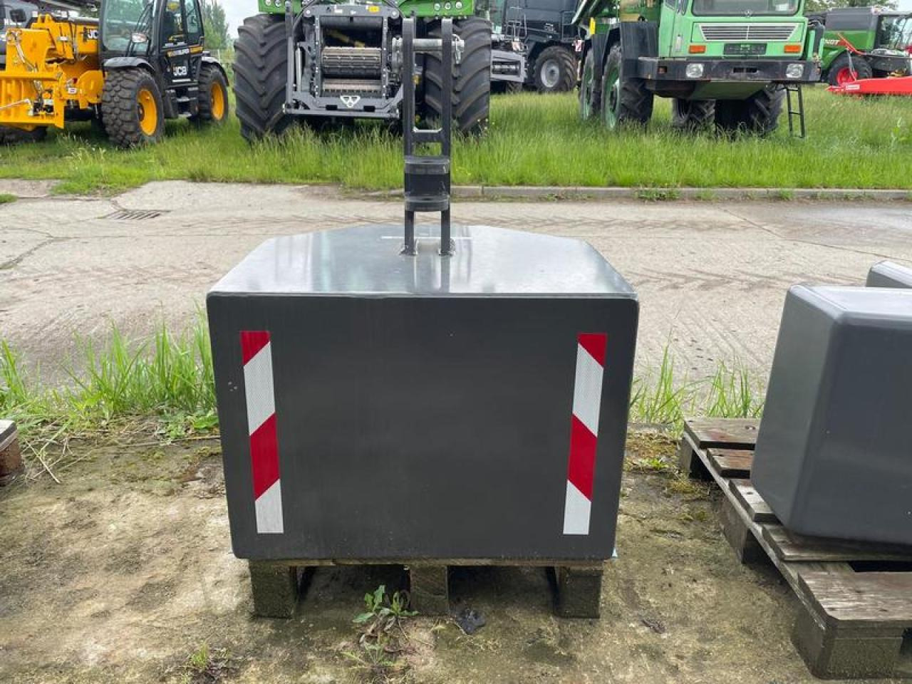 1000KG BUSCHMEIER FRONTGEWICHT - משקל נגד: תמונה 3 1000KG BUSCHMEIER FRONTGEWICHT - משקל נגד: תמונה 3