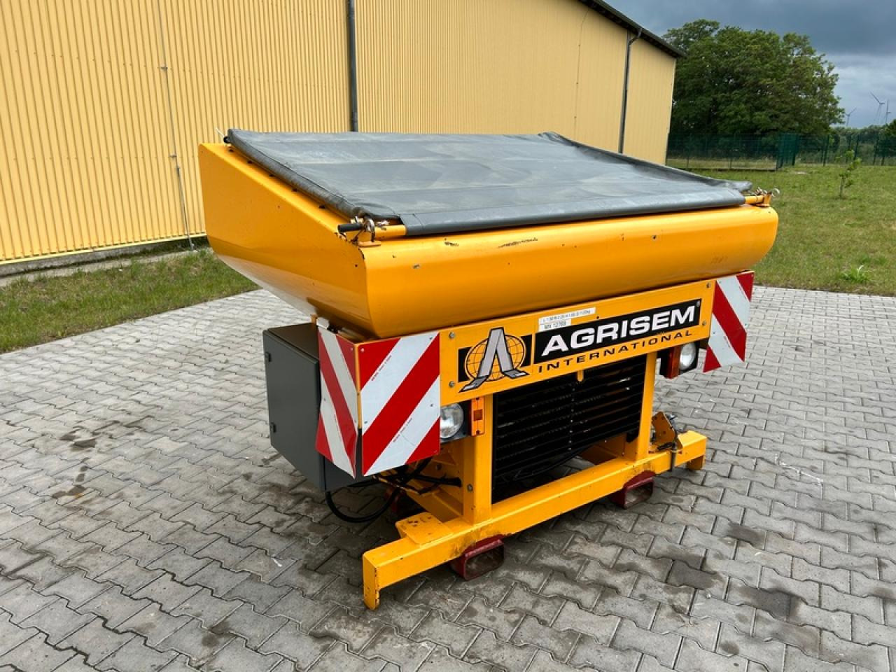 AGRISEM DSF 1600 FRONTTANK - מפזרת דשן: תמונה 5 AGRISEM DSF 1600 FRONTTANK - מפזרת דשן: תמונה 5