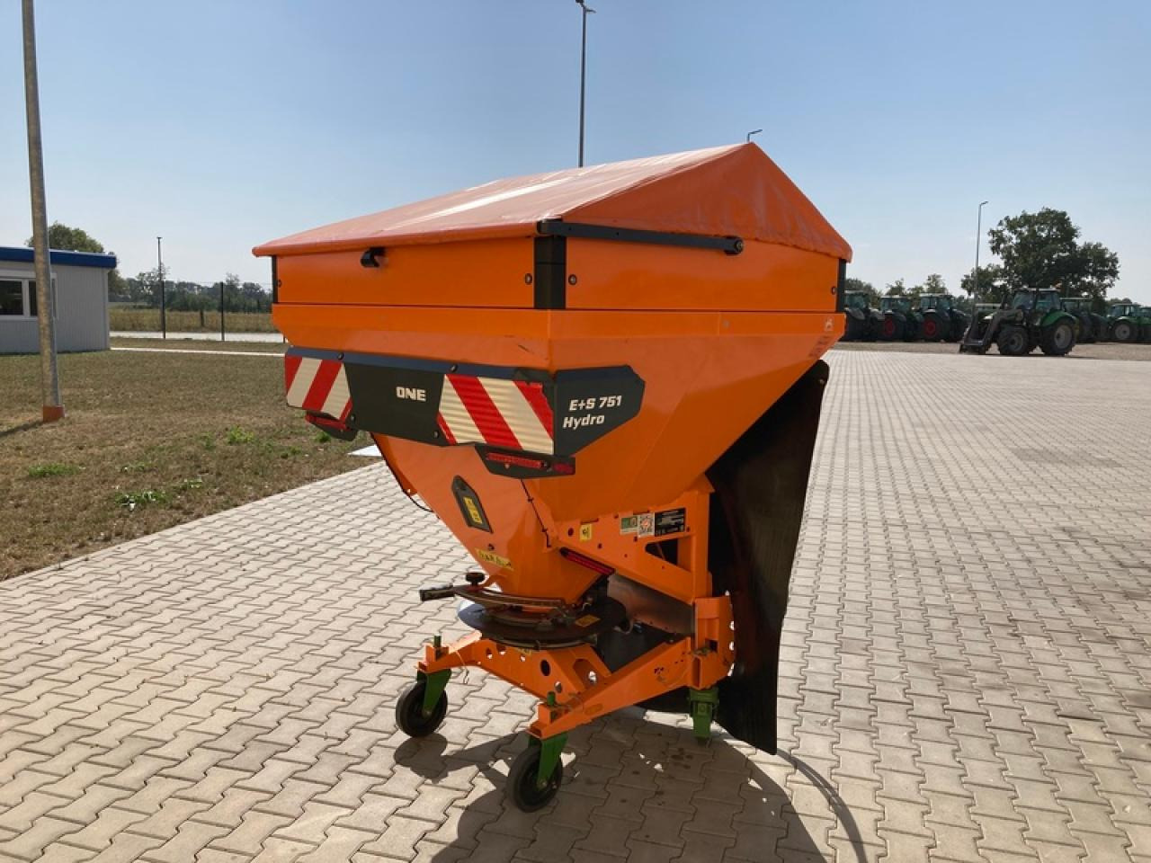 Amazone E+S 01 - מפזר חול/ מלח: תמונה 3 Amazone E+S 01 - מפזר חול/ מלח: תמונה 3