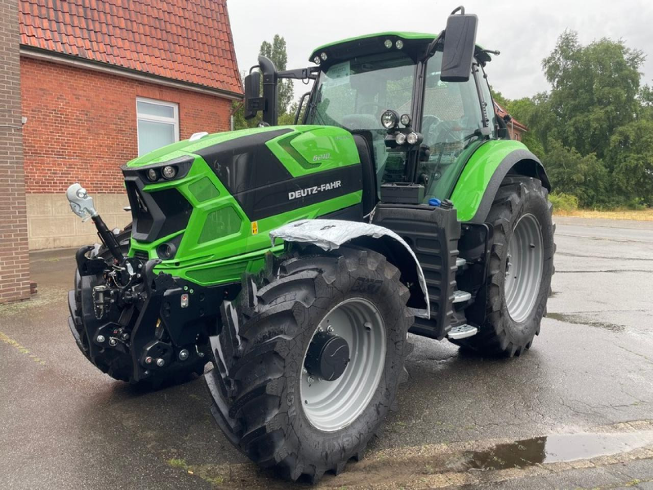 Deutz-Fahr 6210 PSHIFT AKTION - טרקטור חקלאי: תמונה 1 Deutz-Fahr 6210 PSHIFT AKTION - טרקטור חקלאי: תמונה 1