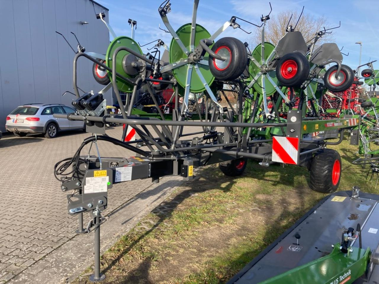Fendt LOTUS 1020 T - גורף/ מגרפה: תמונה 4 Fendt LOTUS 1020 T - גורף/ מגרפה: תמונה 4