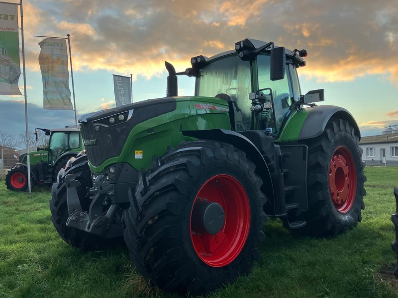 Fendt VARIO 1050 - טרקטור חקלאי: תמונה 2 Fendt VARIO 1050 - טרקטור חקלאי: תמונה 2