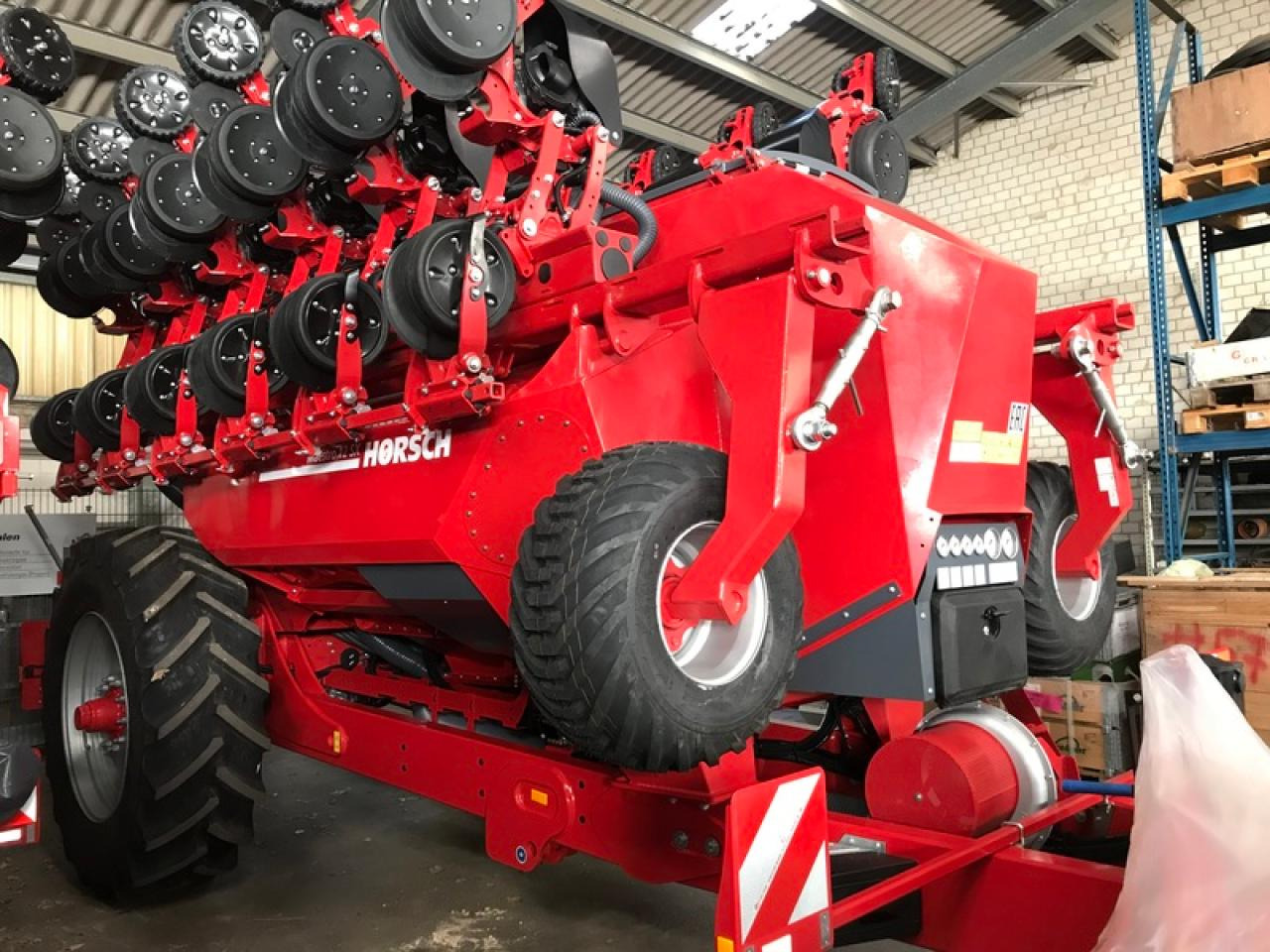 Horsch MAESTRO 12SX AUTOFORCE - מכונת זריעה מדויקת: תמונה 2 Horsch MAESTRO 12SX AUTOFORCE - מכונת זריעה מדויקת: תמונה 2