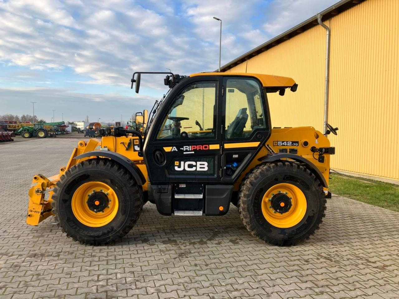 JCB 542-70 AGRI PRO - מפעיל טלסקופי: תמונה 2 JCB 542-70 AGRI PRO - מפעיל טלסקופי: תמונה 2