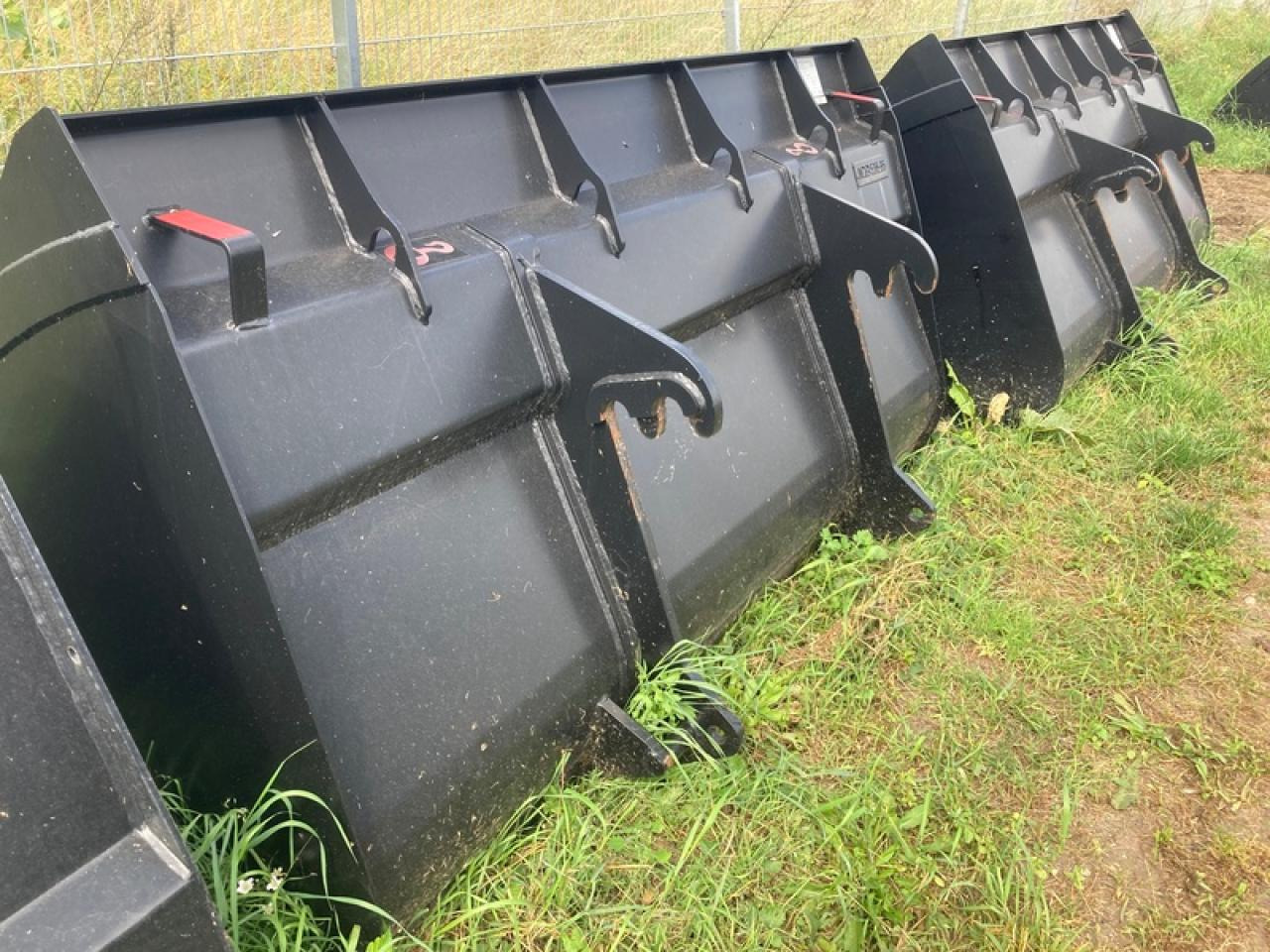 JCB LSB LEICHTGUTSCHAUFEL JCB Q-FIT - דלי מעמיס: תמונה 2 JCB LSB LEICHTGUTSCHAUFEL JCB Q-FIT - דלי מעמיס: תמונה 2