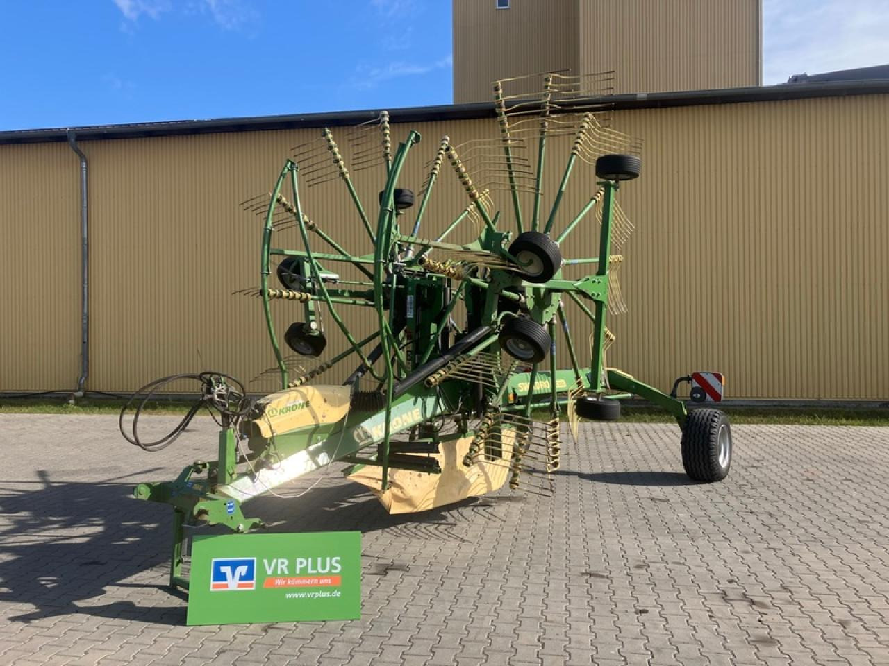 Krone TC880 - גורף/ מגרפה: תמונה 1 Krone TC880 - גורף/ מגרפה: תמונה 1