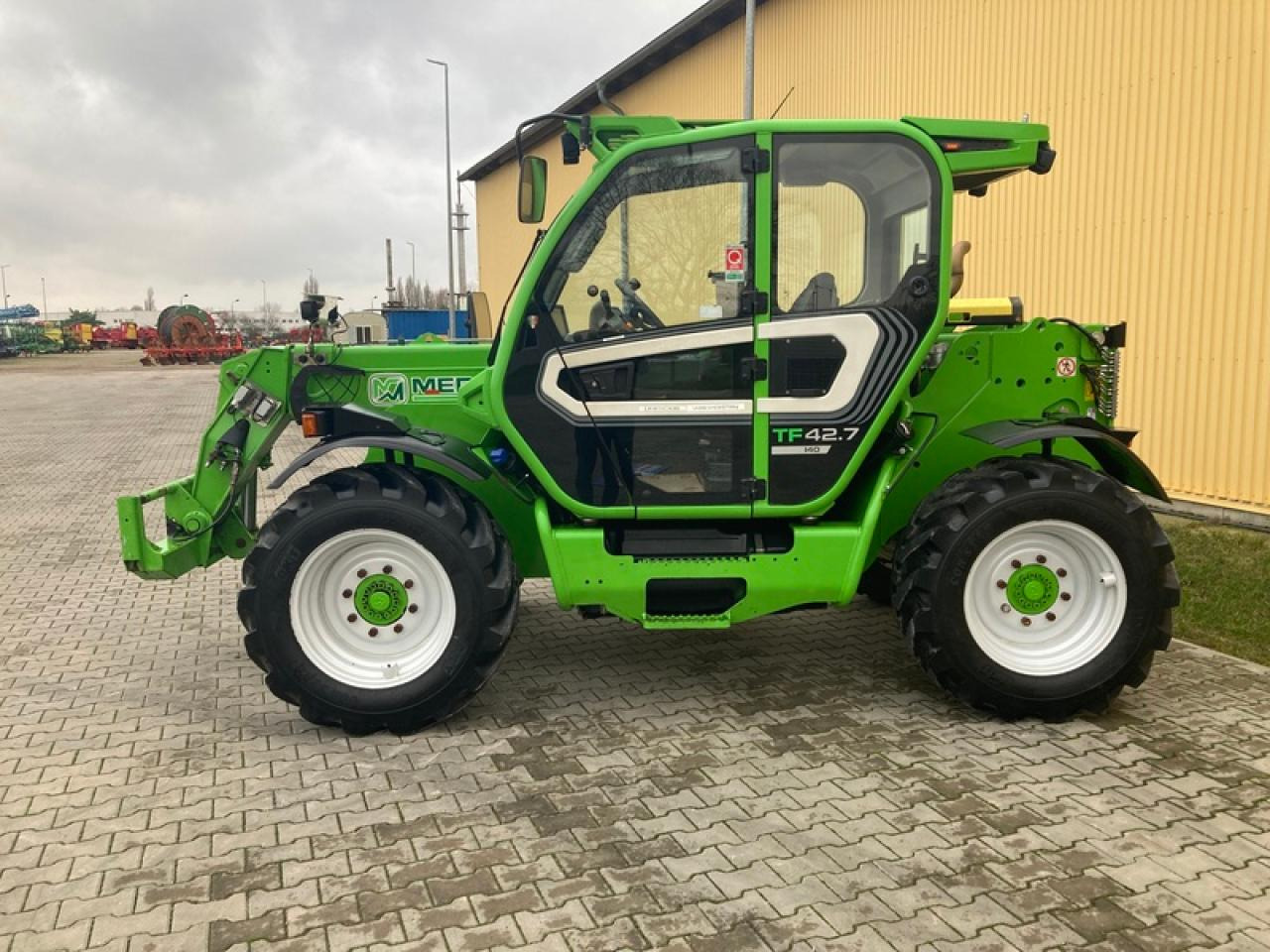 Merlo TF42.7-140 - מפעיל טלסקופי: תמונה 2 Merlo TF42.7-140 - מפעיל טלסקופי: תמונה 2