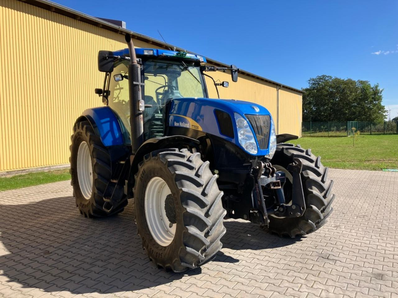 New Holland T7030 // GPS STARFIRE 6000 - טרקטור חקלאי: תמונה 4 New Holland T7030 // GPS STARFIRE 6000 - טרקטור חקלאי: תמונה 4